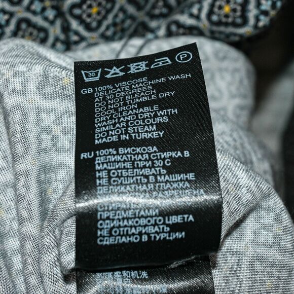 REISS Men's Button up Tatten Shirt Geo Print viscose size Medium slim fit - Picture 7 of 7